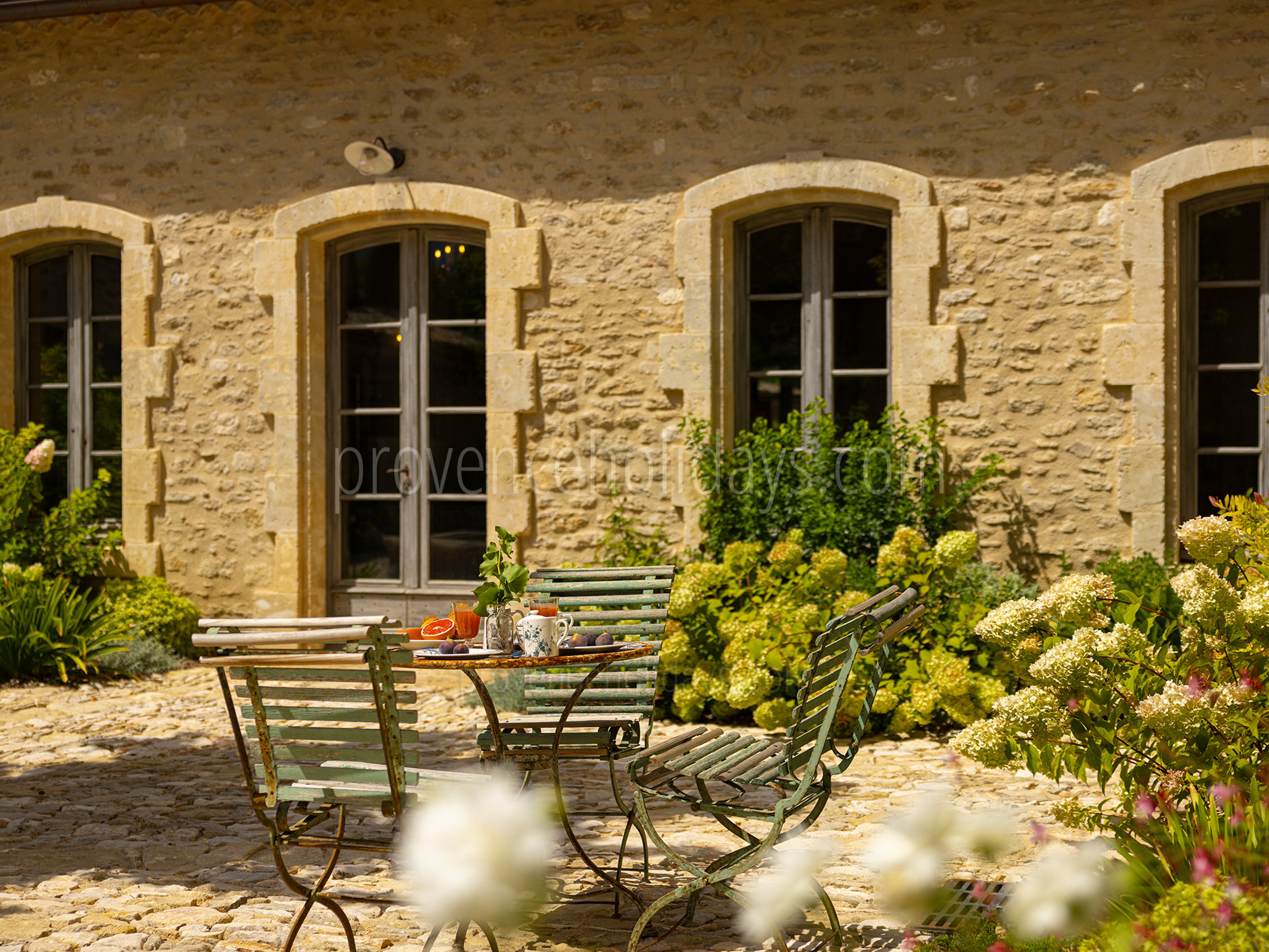 59 - Grand Mas d\'Oppède: Villa: Exterior