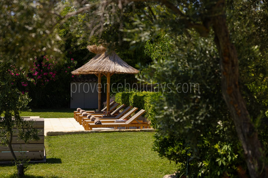 39 - Le Mas des Lauriers: Villa: Exterior