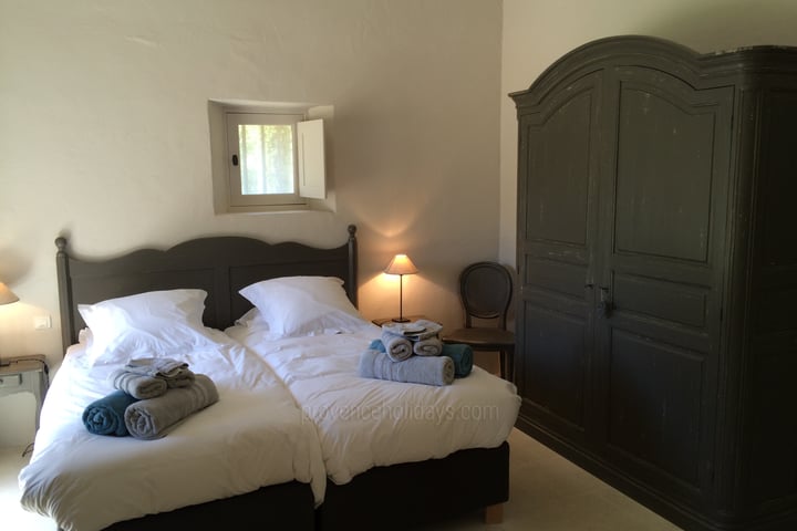 17 - Villa à Gordes: Villa: Bedroom
