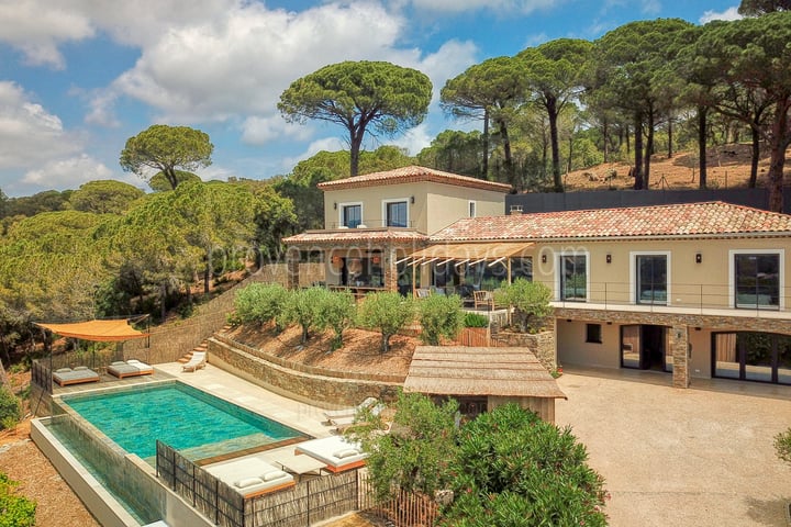 Luxe villa met zeezicht in het hart van de Riviera