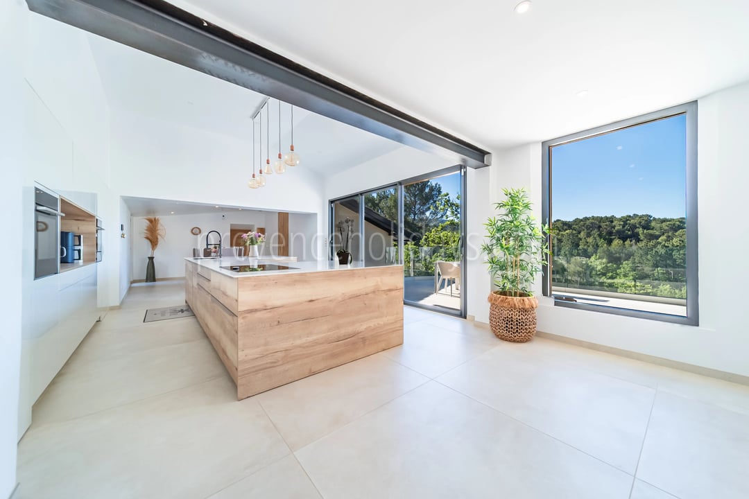 5 - Eigentijdse woning in Villes-sur-Auzon: Villa: Interior