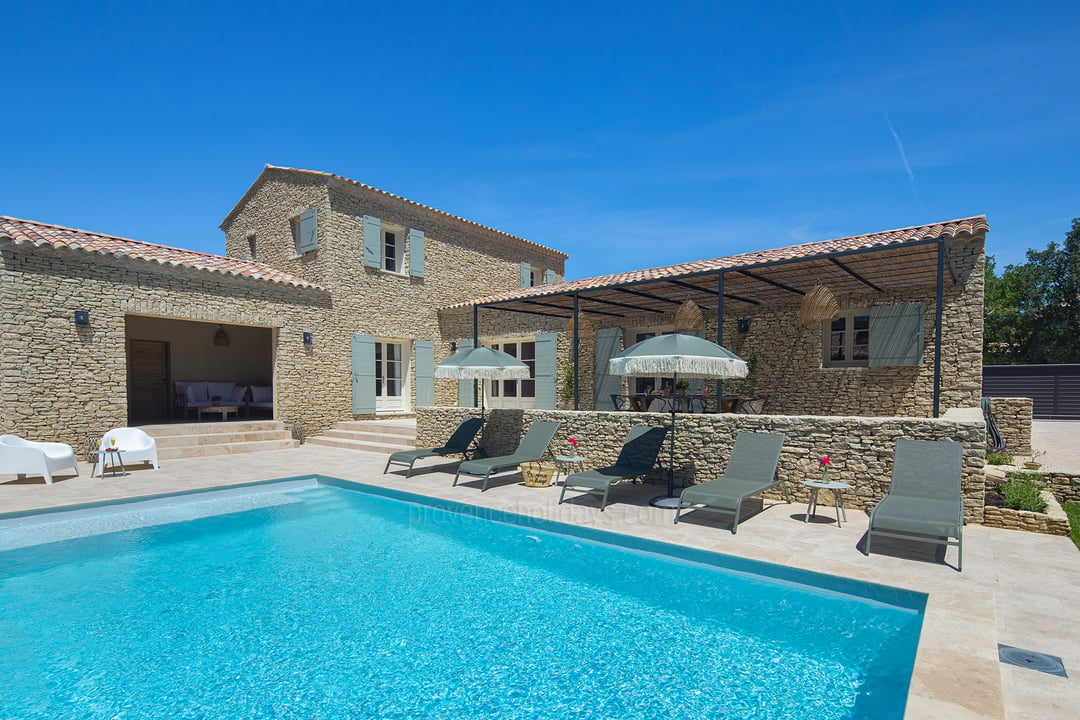 Beautiful holiday rental with air conditioning near Gordes