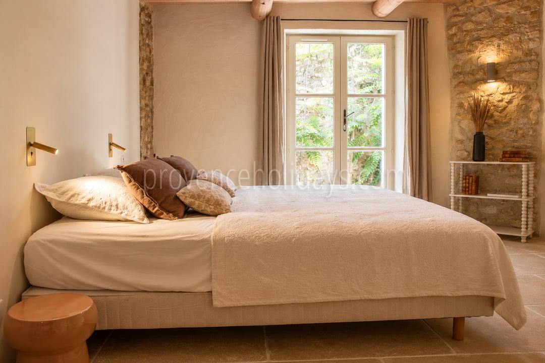 38 - Mas rénové à pied d\'Eygalières: Villa: Bedroom