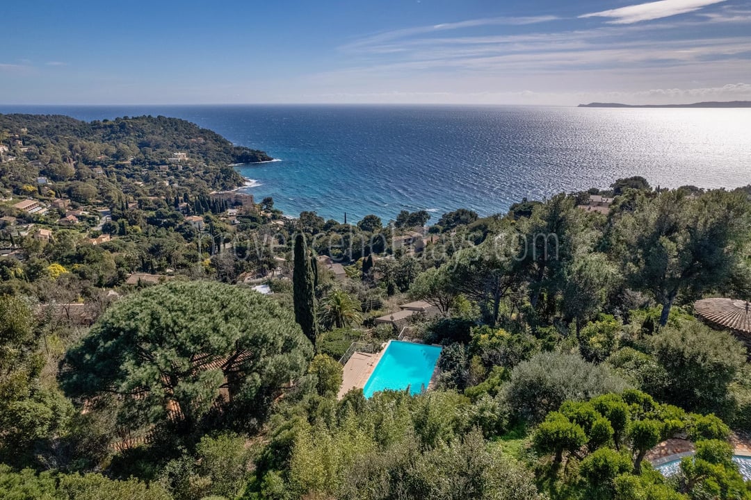 16 - Te renoveren villa in Rayol-Canadel-sur-Mer: Villa: Pool