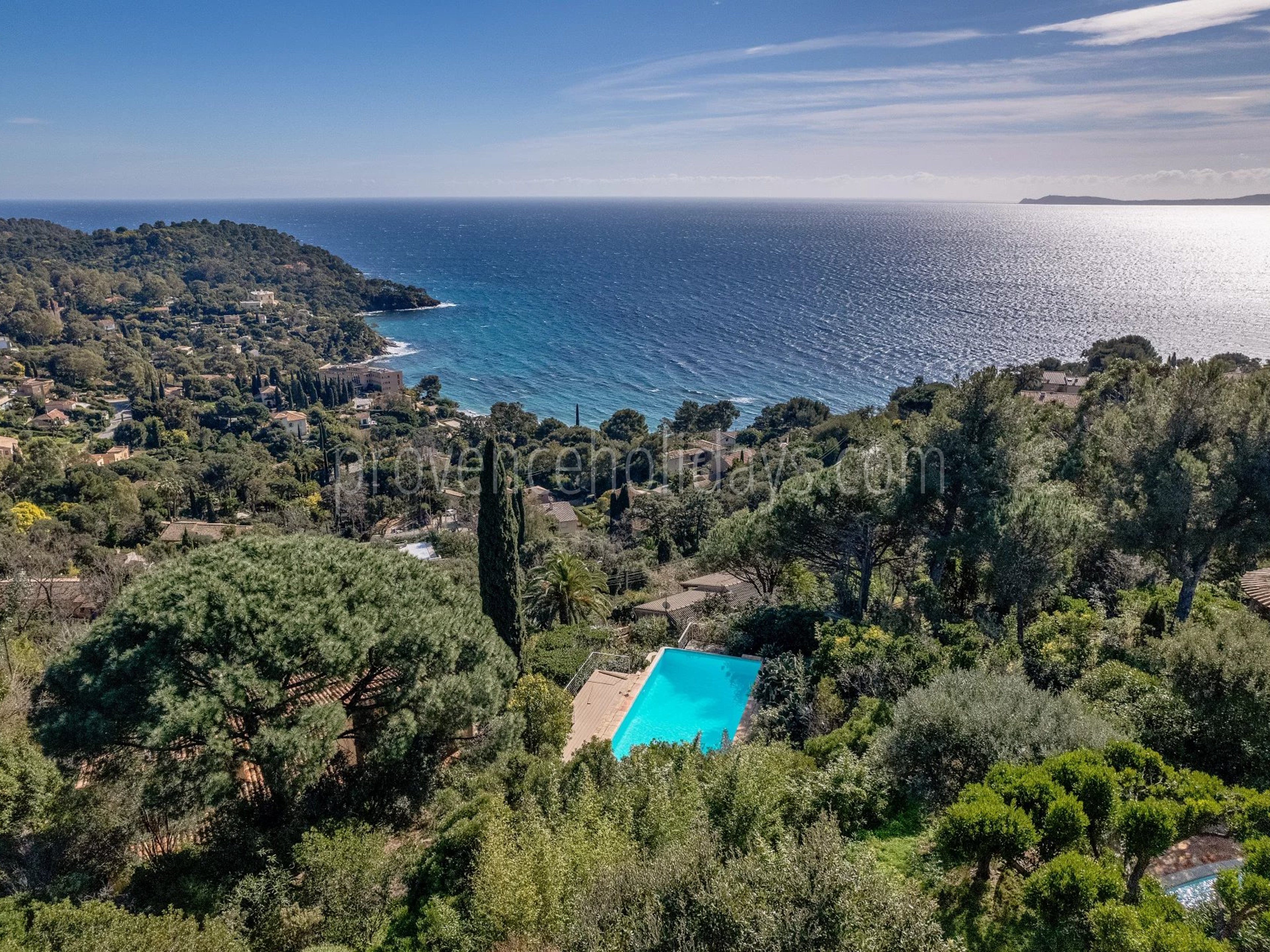 16 - Te renoveren villa in Rayol-Canadel-sur-Mer: Villa: Pool