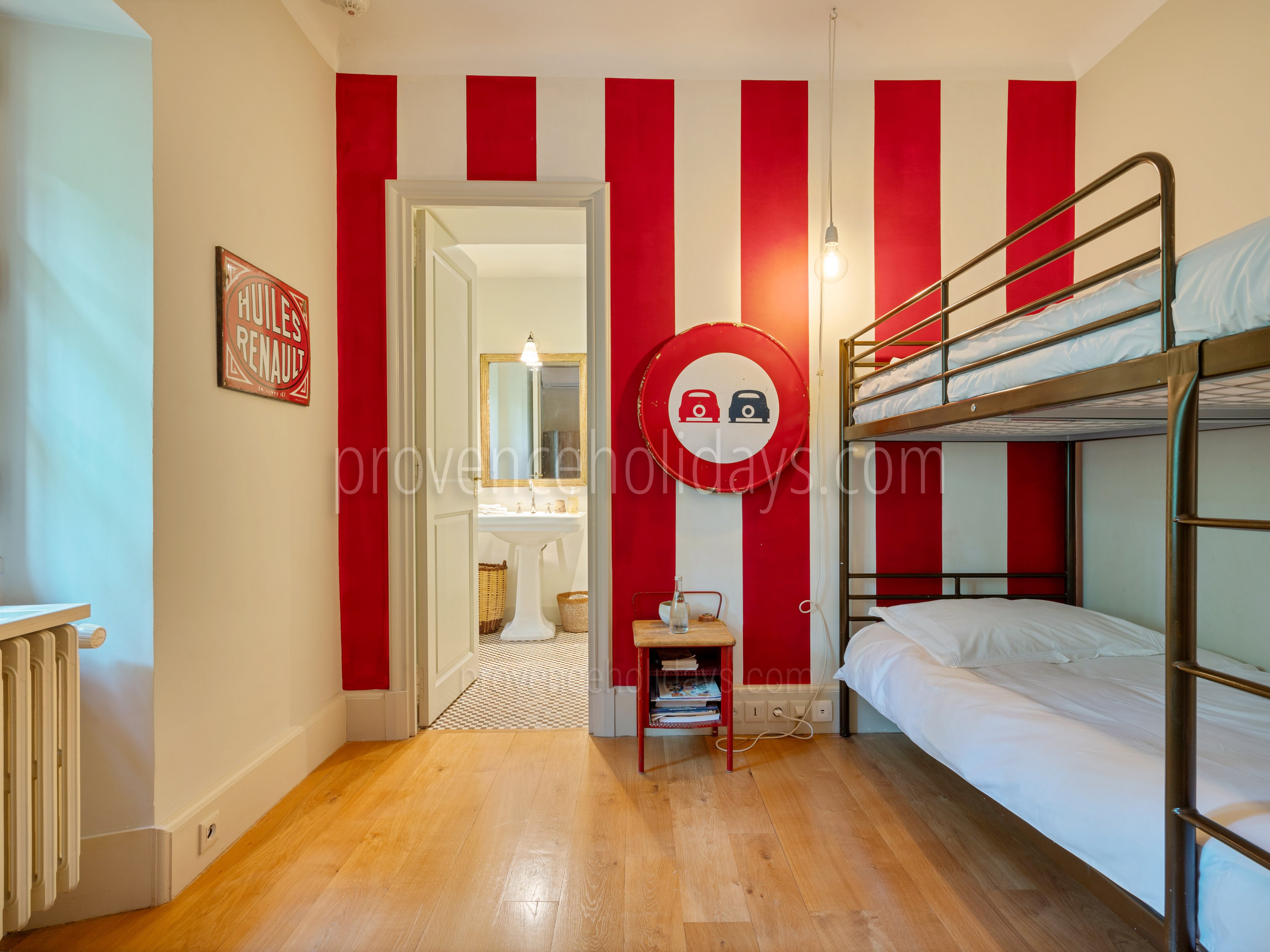 57 - Mas Provence: Villa: Bedroom