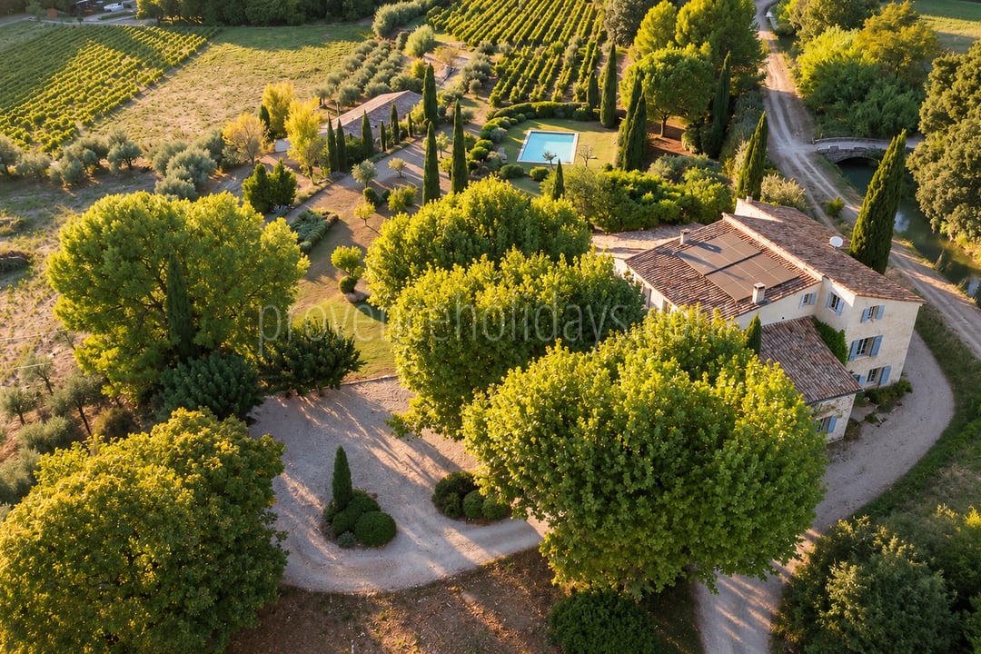 9 - Woning met een prachtig uitzicht in Aubignan: Villa: Exterior
