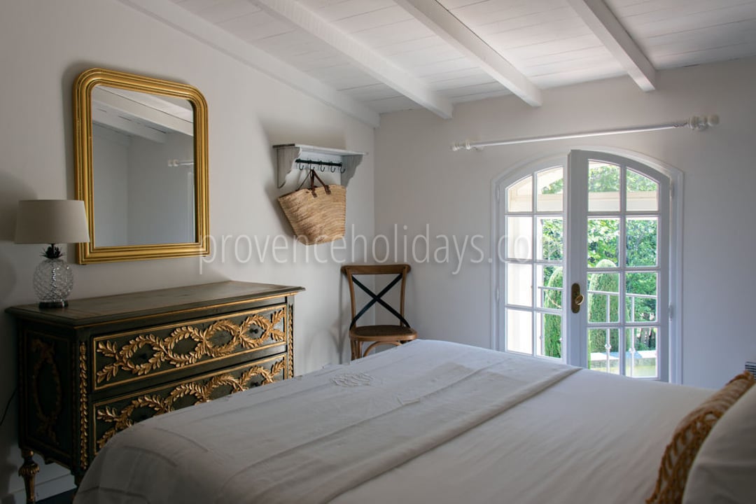 72 - Mas Mouriès: Villa: Bedroom