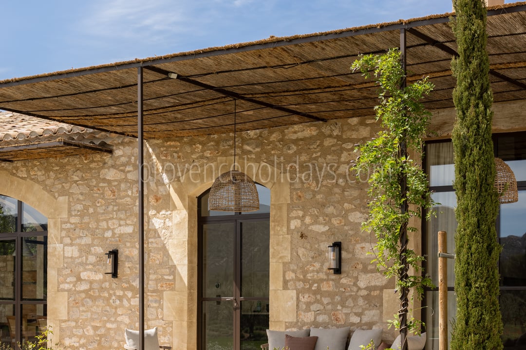 6 - Mas Chabaud: Villa: Exterior