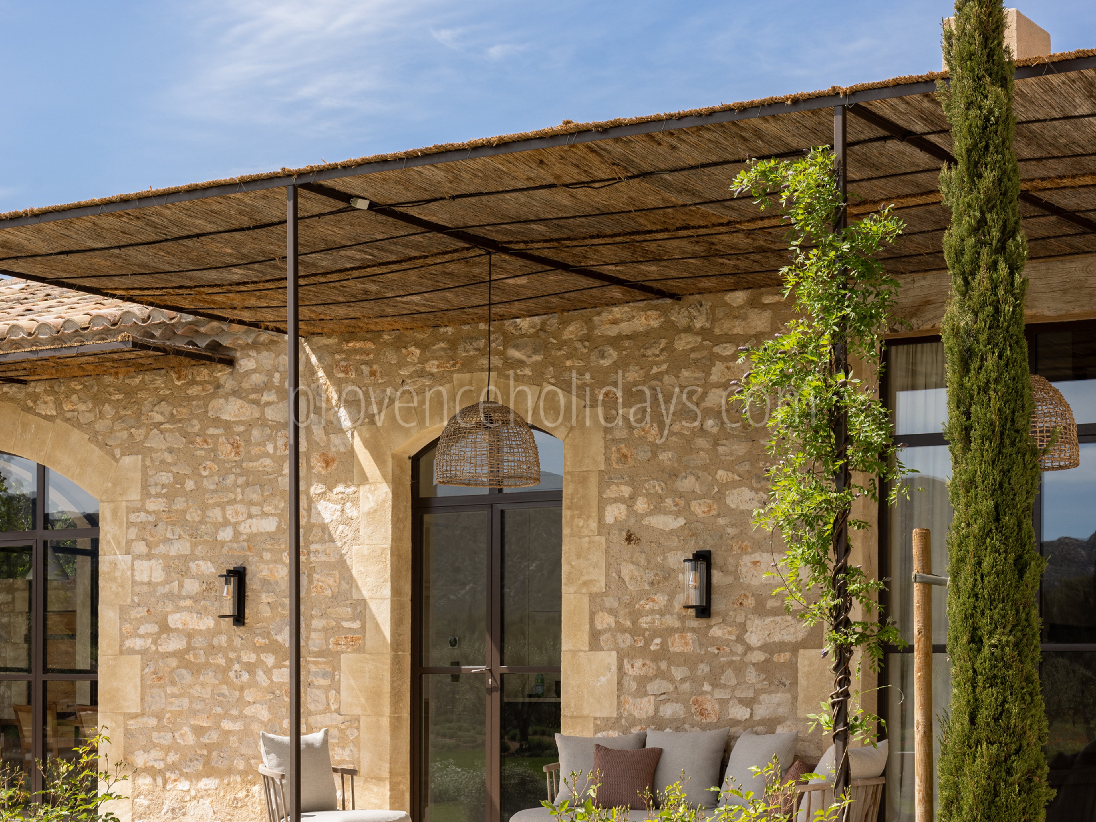 6 - Mas Chabaud: Villa: Exterior