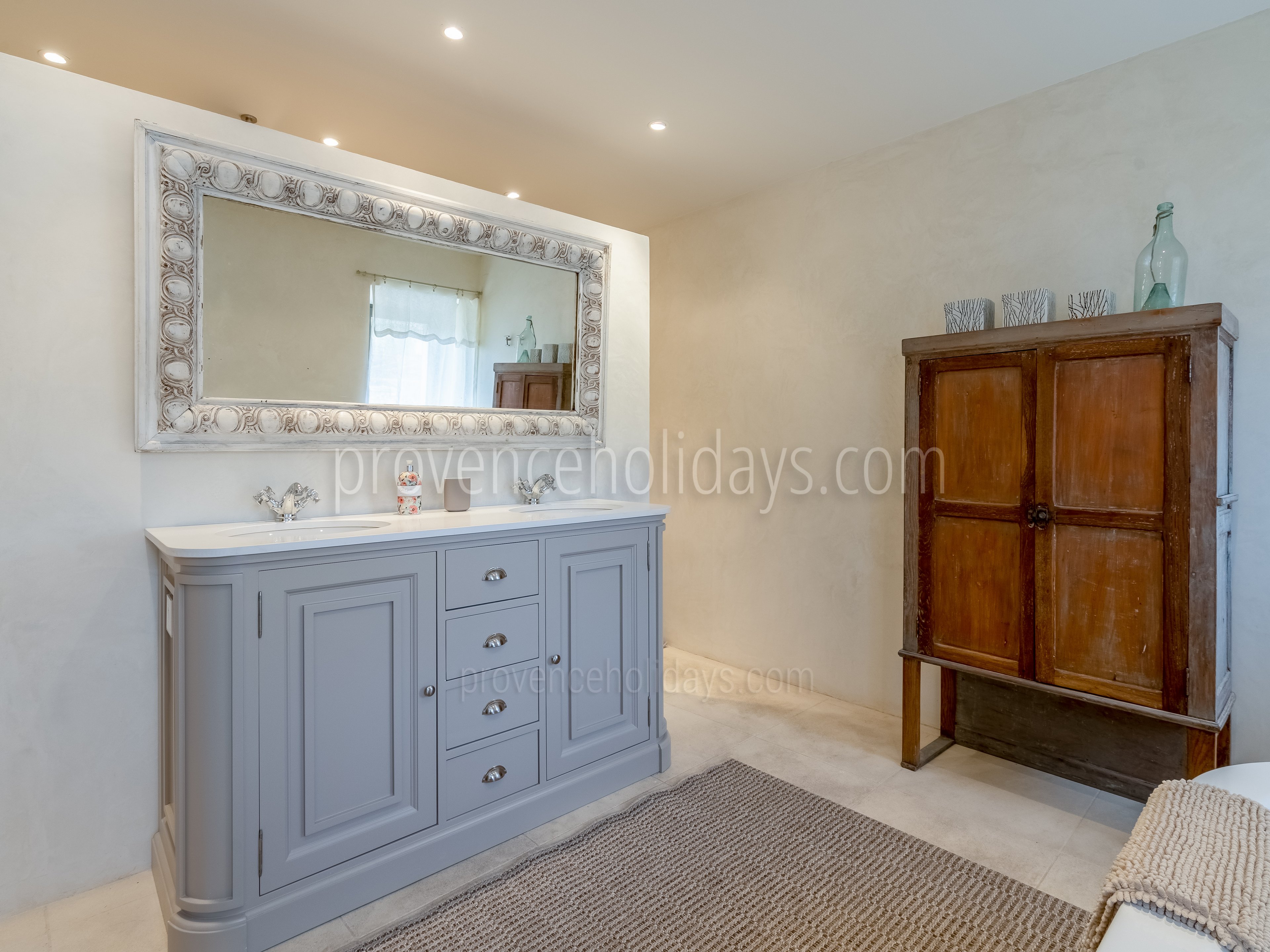 57 - La Bastide des Sources: Villa: Bathroom