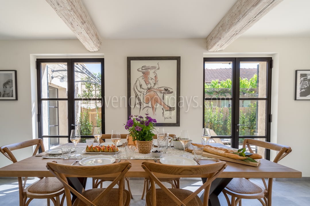 8 - Mas des Amandes: Villa: Interior