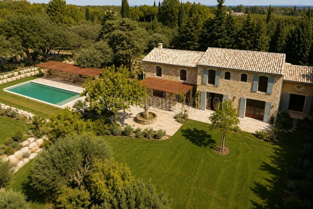 11 - Mas contemporain à Eygalières: Villa: Exterior
