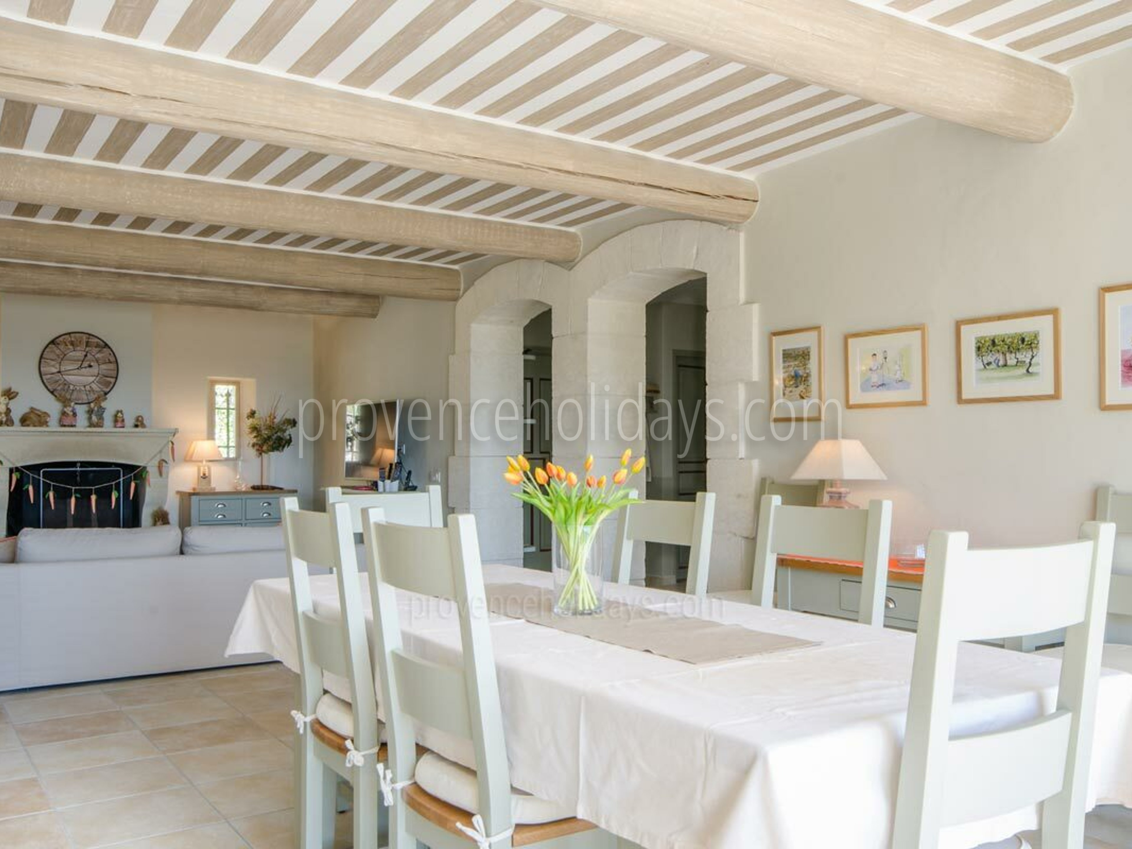 28 - Le Mas de Gordes: Villa: Interior