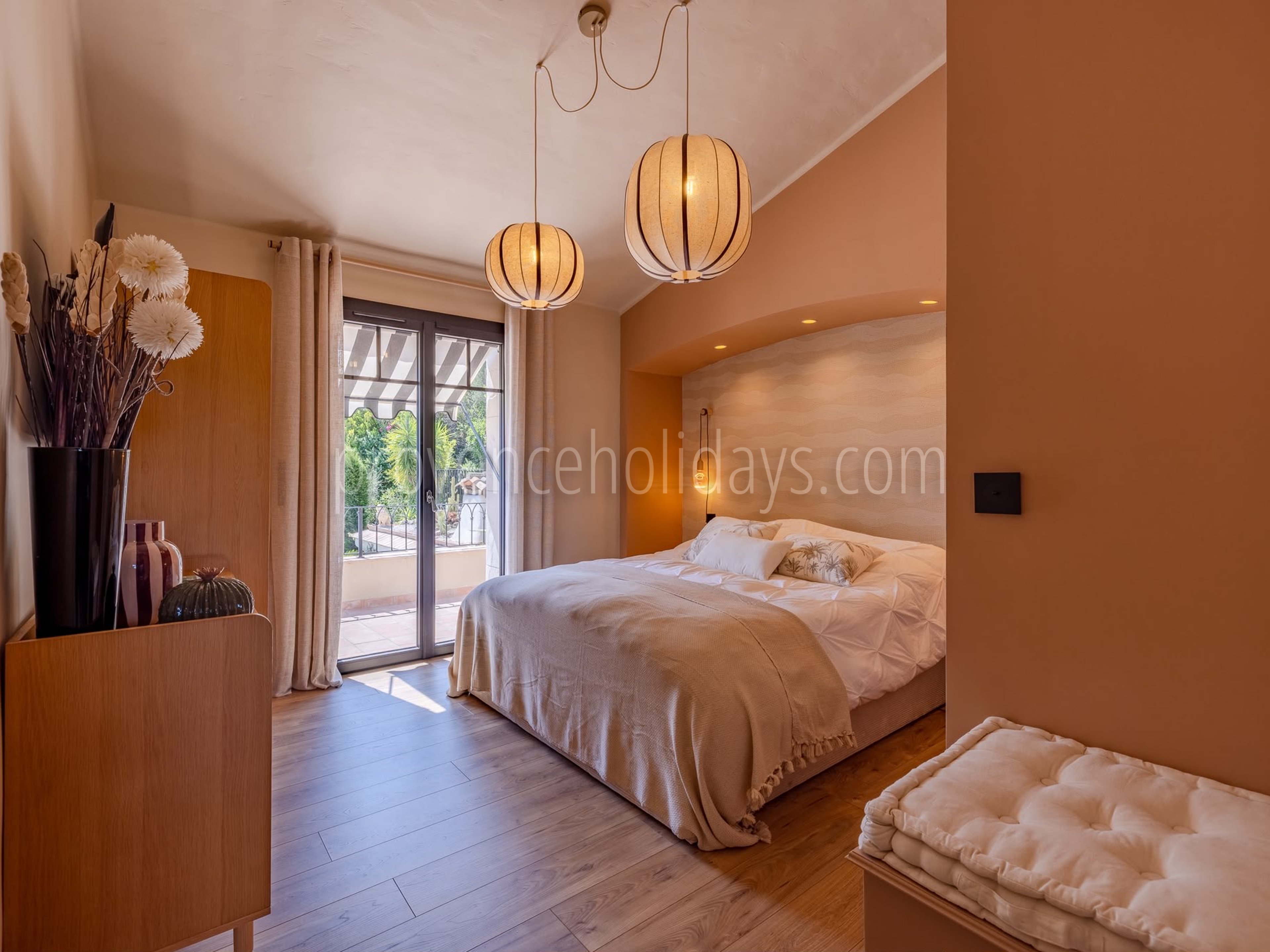 8 - Villa Atome: Villa: Bedroom