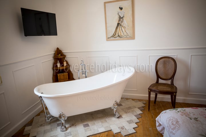 16 - Mas de Mazette: Villa: Bathroom