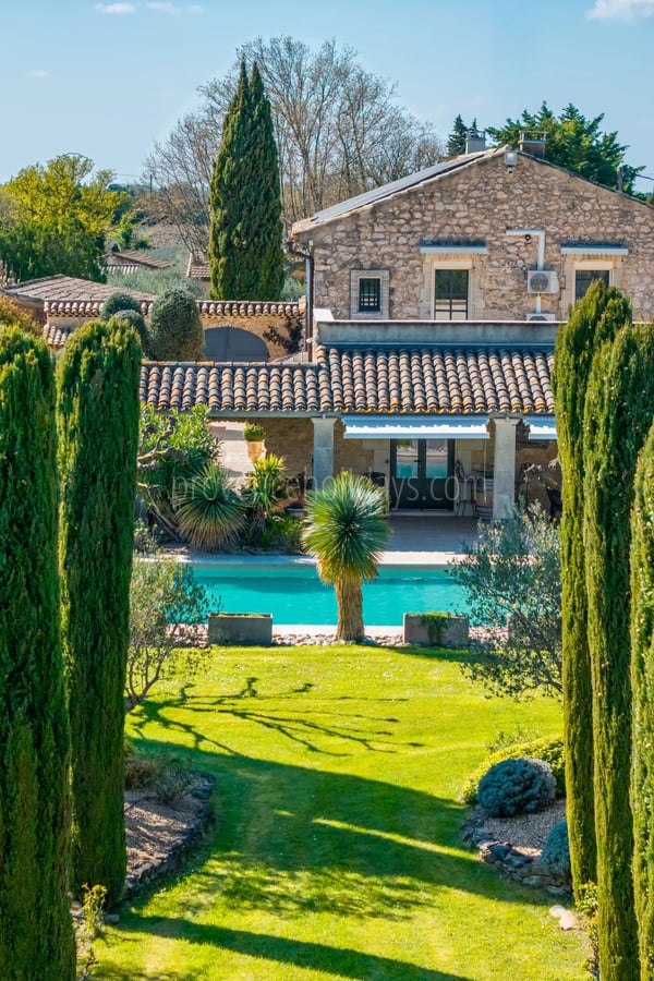 1 - Provençal mas in Robion: Villa: Exterior
