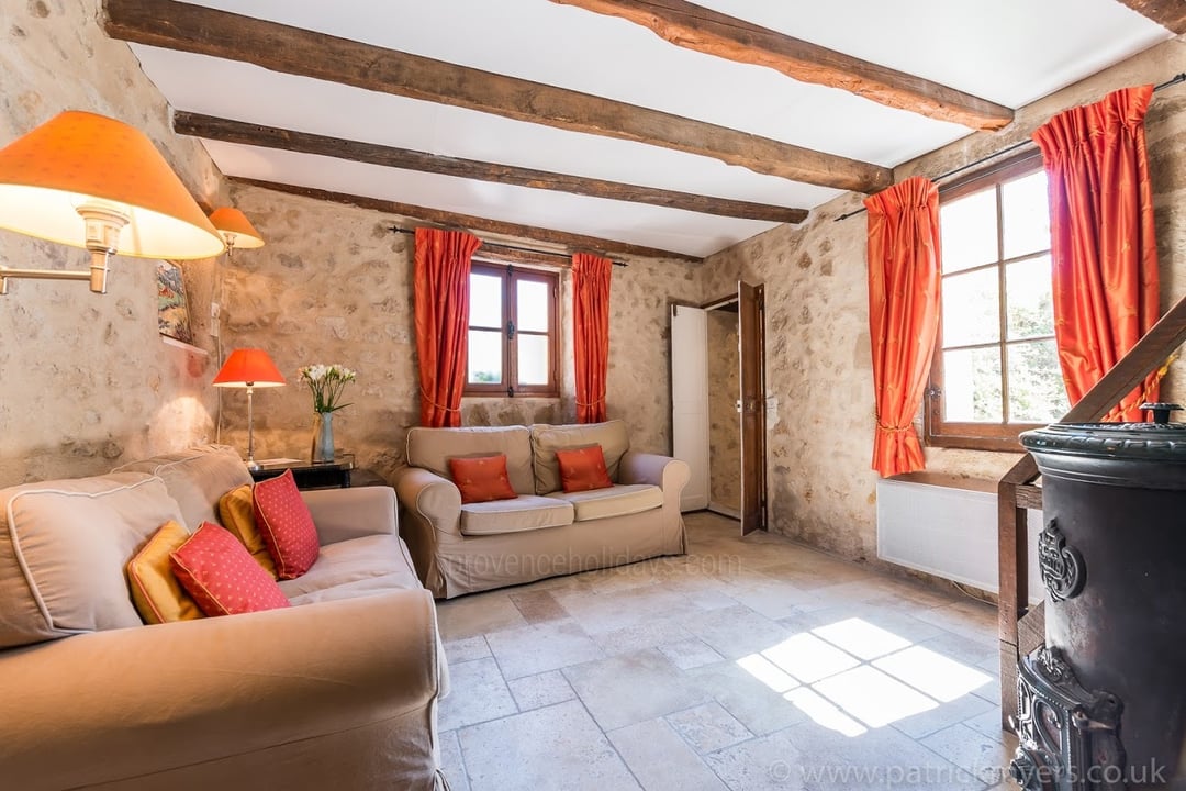 23 - Bastide du Luberon: Villa: Interior
