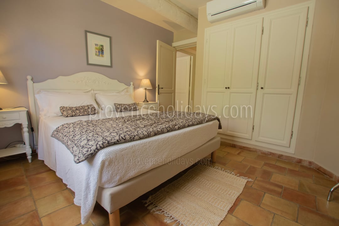 20 - Villa des Rosiers: Villa: Bedroom