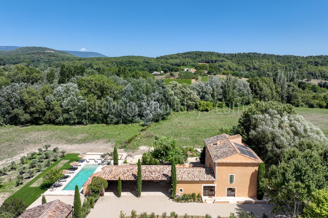 120 - Le Mas de Prestige: Villa: Exterior