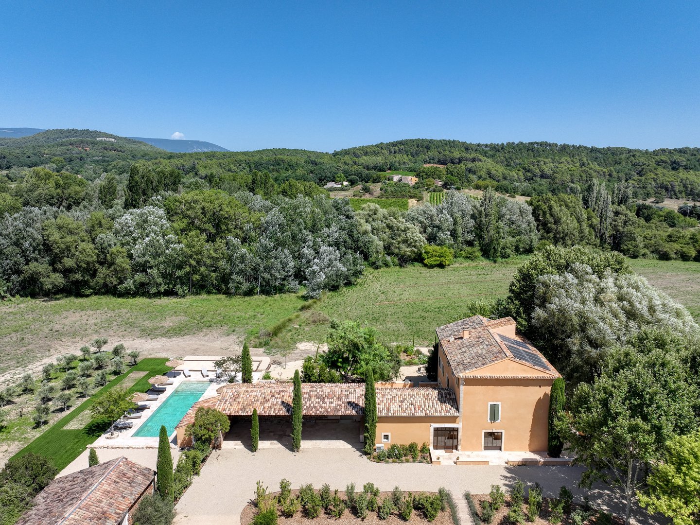 120 - Le Mas de Prestige: Villa: Exterior