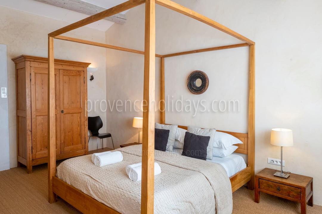 4 - Bastide de Joucas: Villa: Bedroom