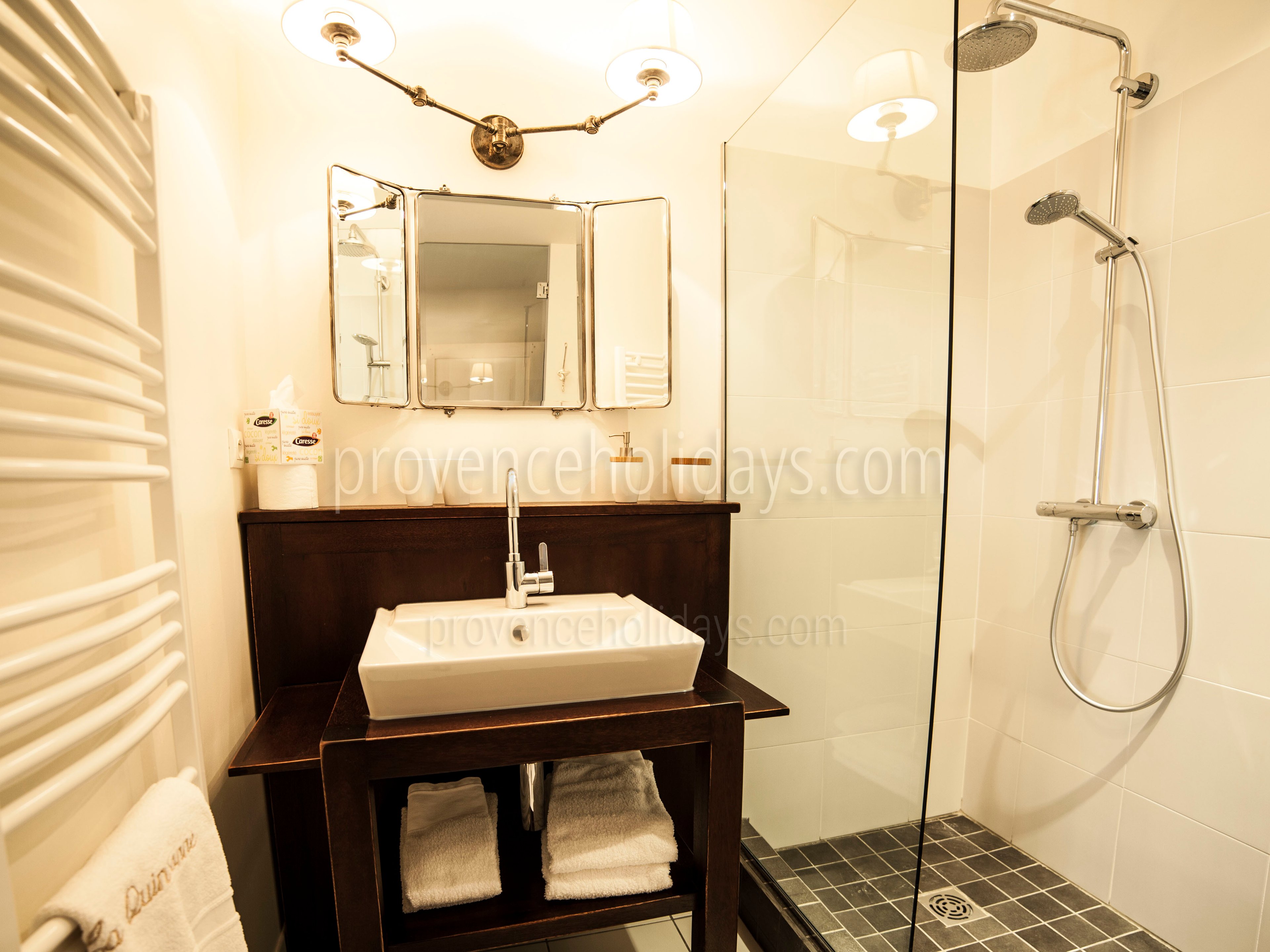 15 - Mas Audrey: Villa: Bathroom