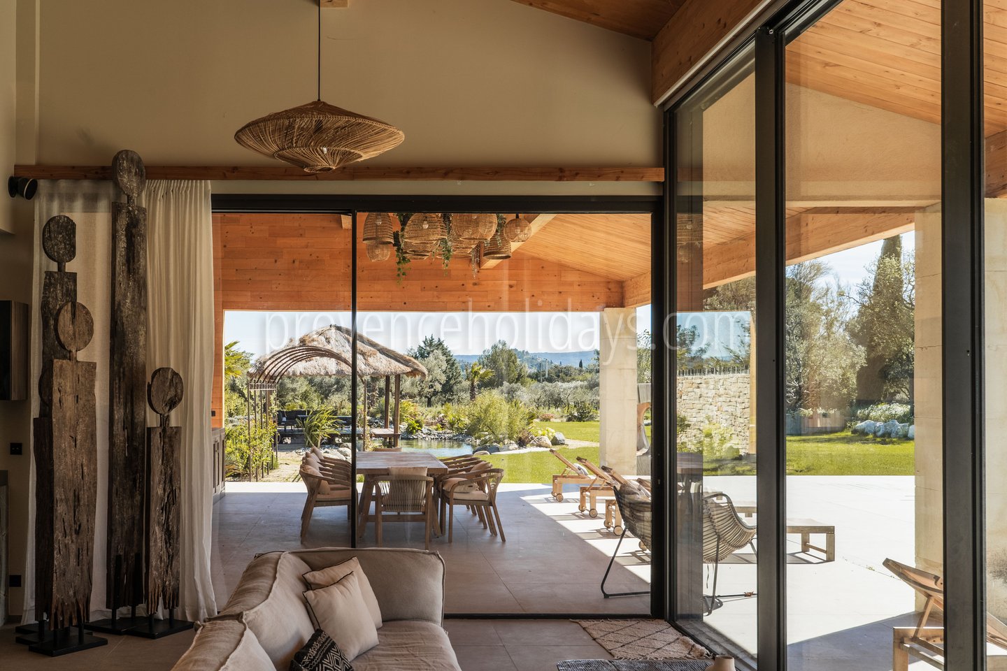 24 - L\'Oliveraie d\'Eygalieres: Villa: Interior