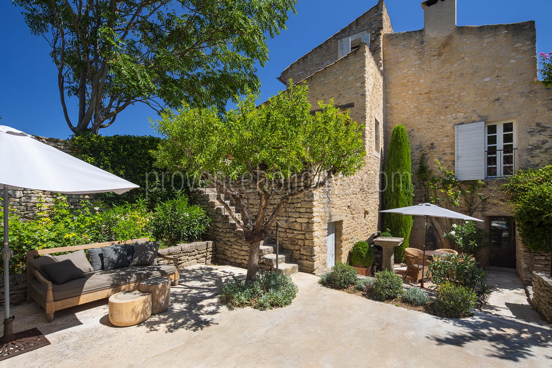 11 - Mas Cabrières: Villa: Exterior