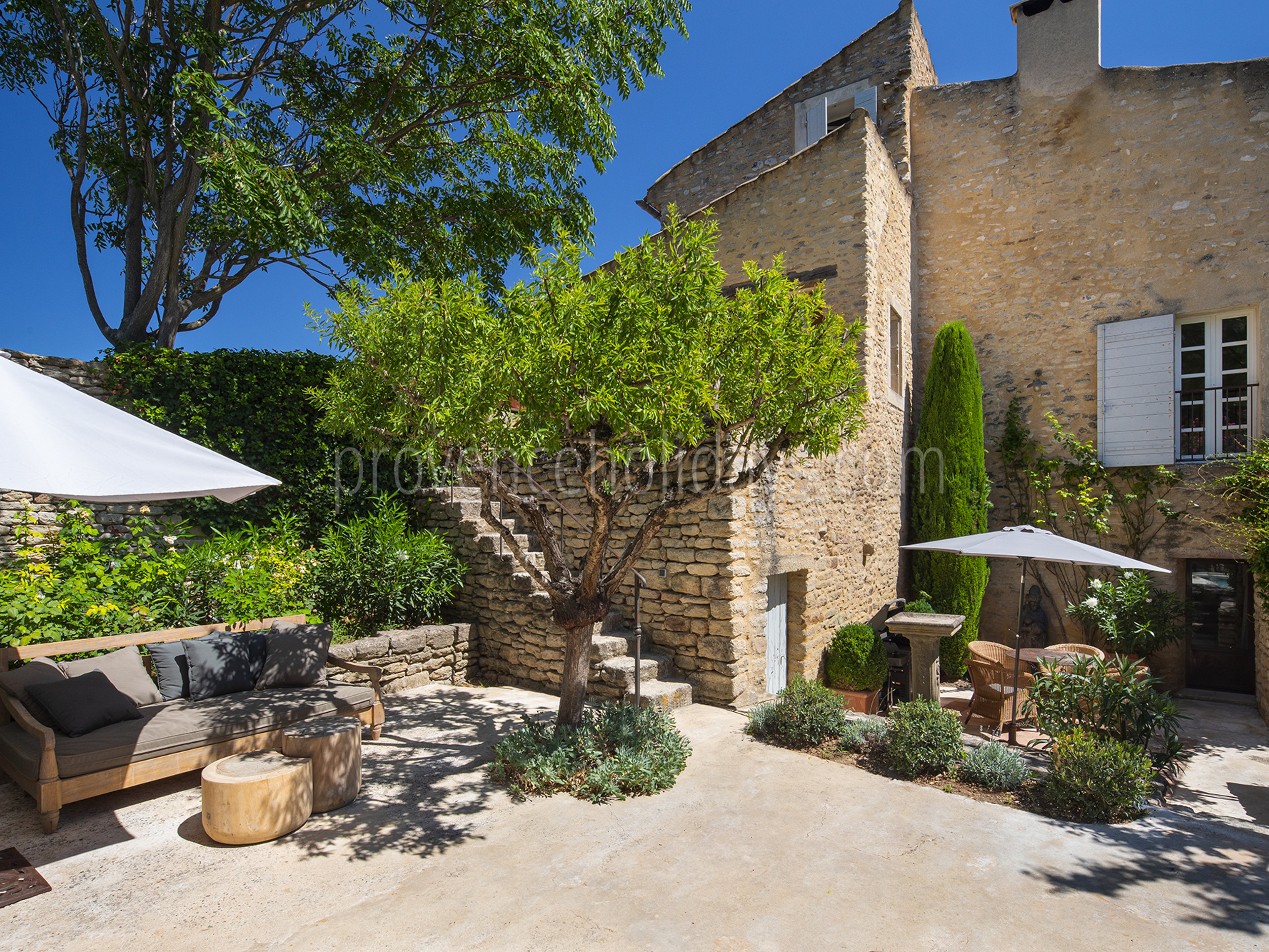 11 - Mas Cabrières: Villa: Exterior