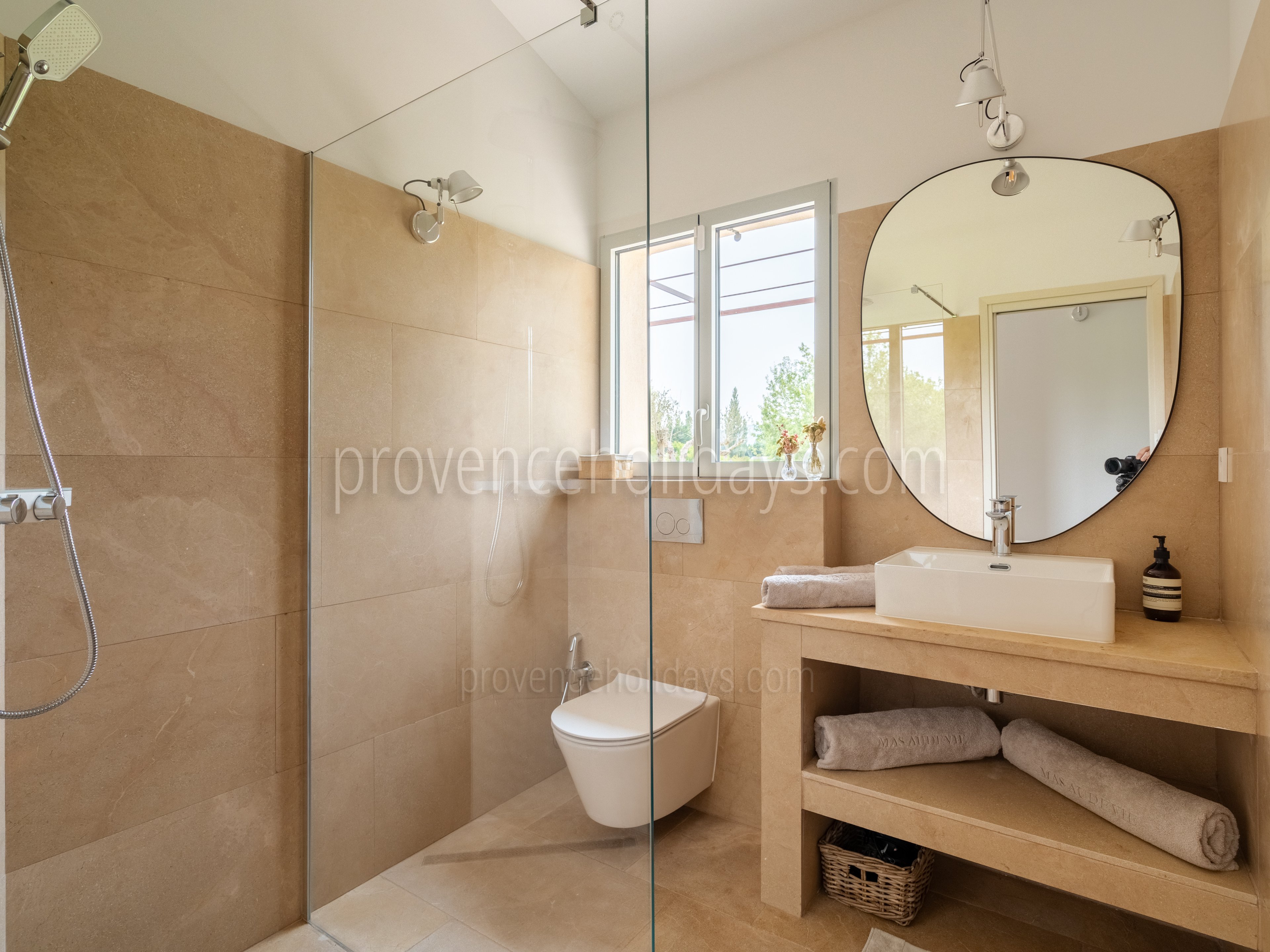 67 - Le Mas du Rollier: Villa: Bathroom