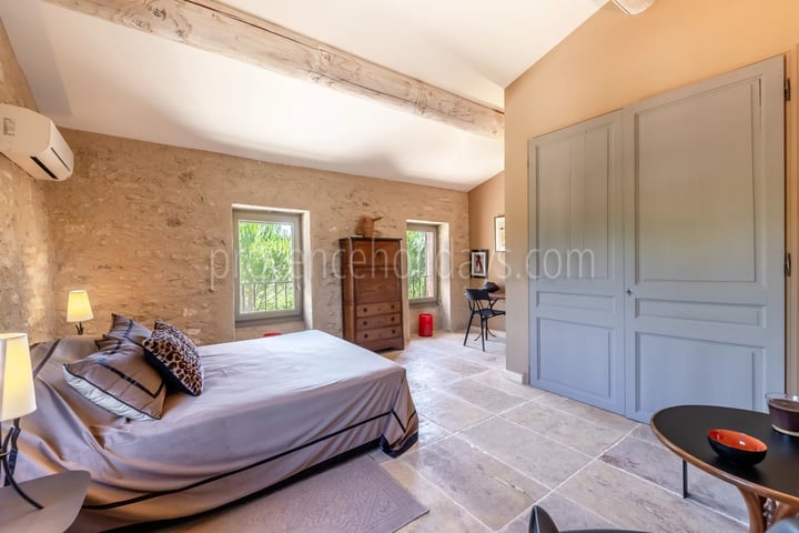 36 - Mas 1850 in Gordes: Villa: Interior