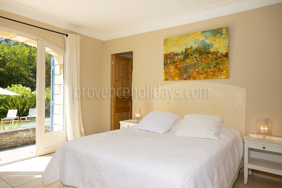 19 - Mas Heyrauds: Villa: Bedroom