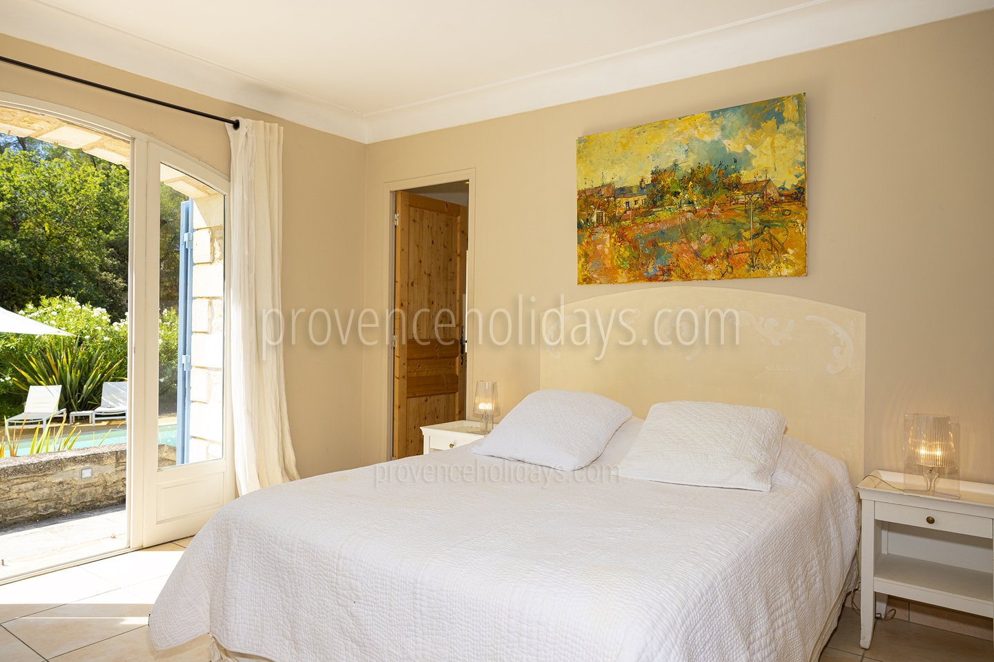 19 - Mas Heyrauds: Villa: Bedroom