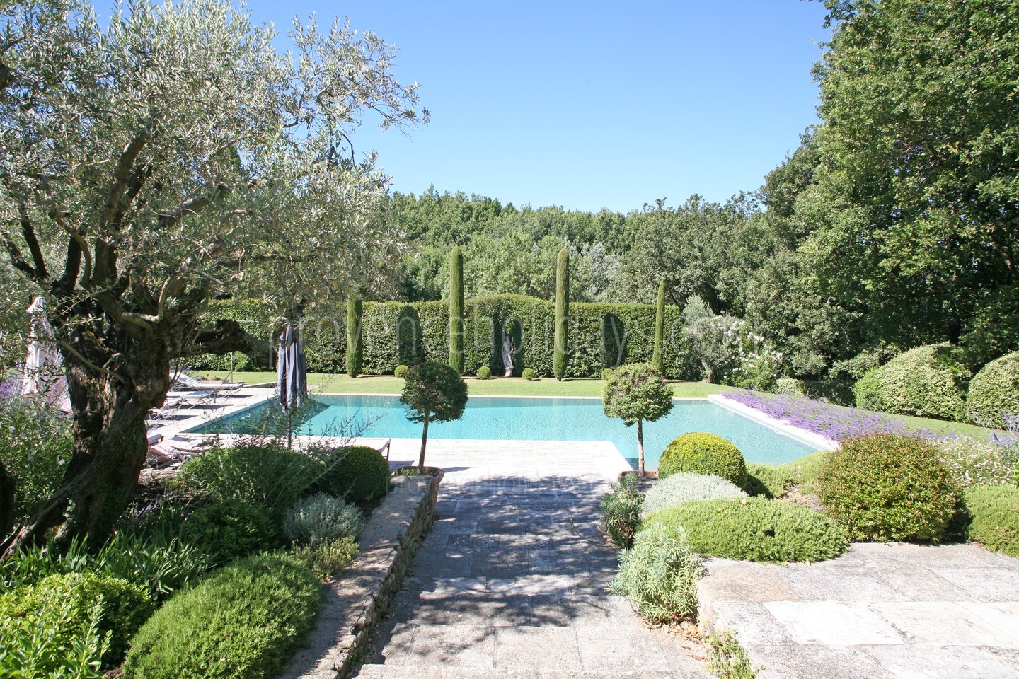 26 - Le Mas des Buis: Villa: Exterior