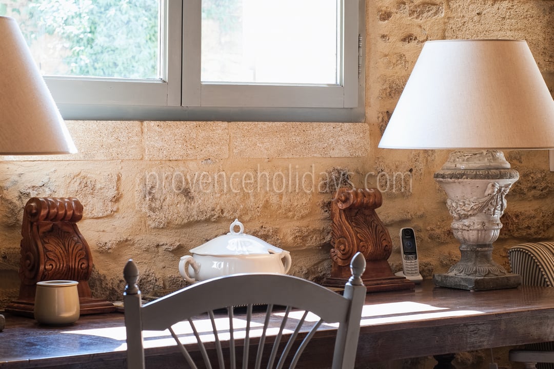 22 - Mas Pont-du-Gard: Villa: Interior
