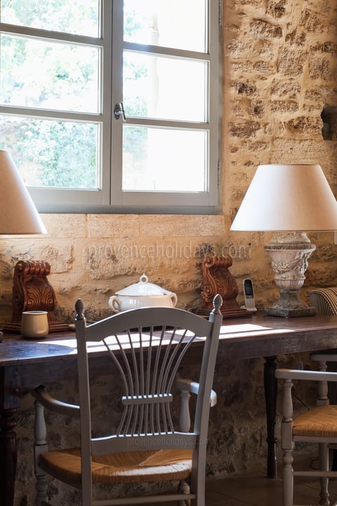 22 - Mas Pont-du-Gard: Villa: Interior
