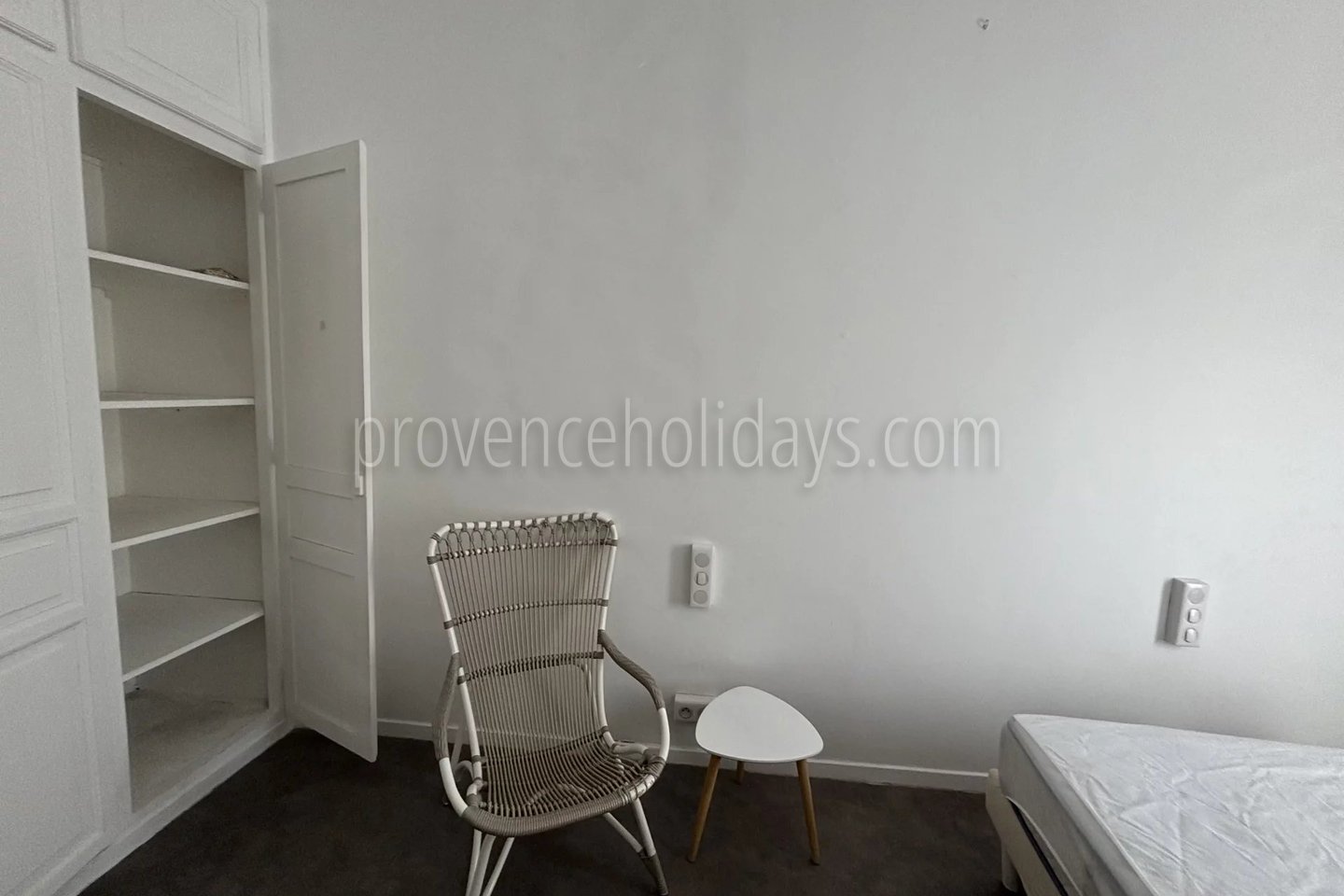 8 - Te renoveren huis in Cannes: Villa: Bedroom