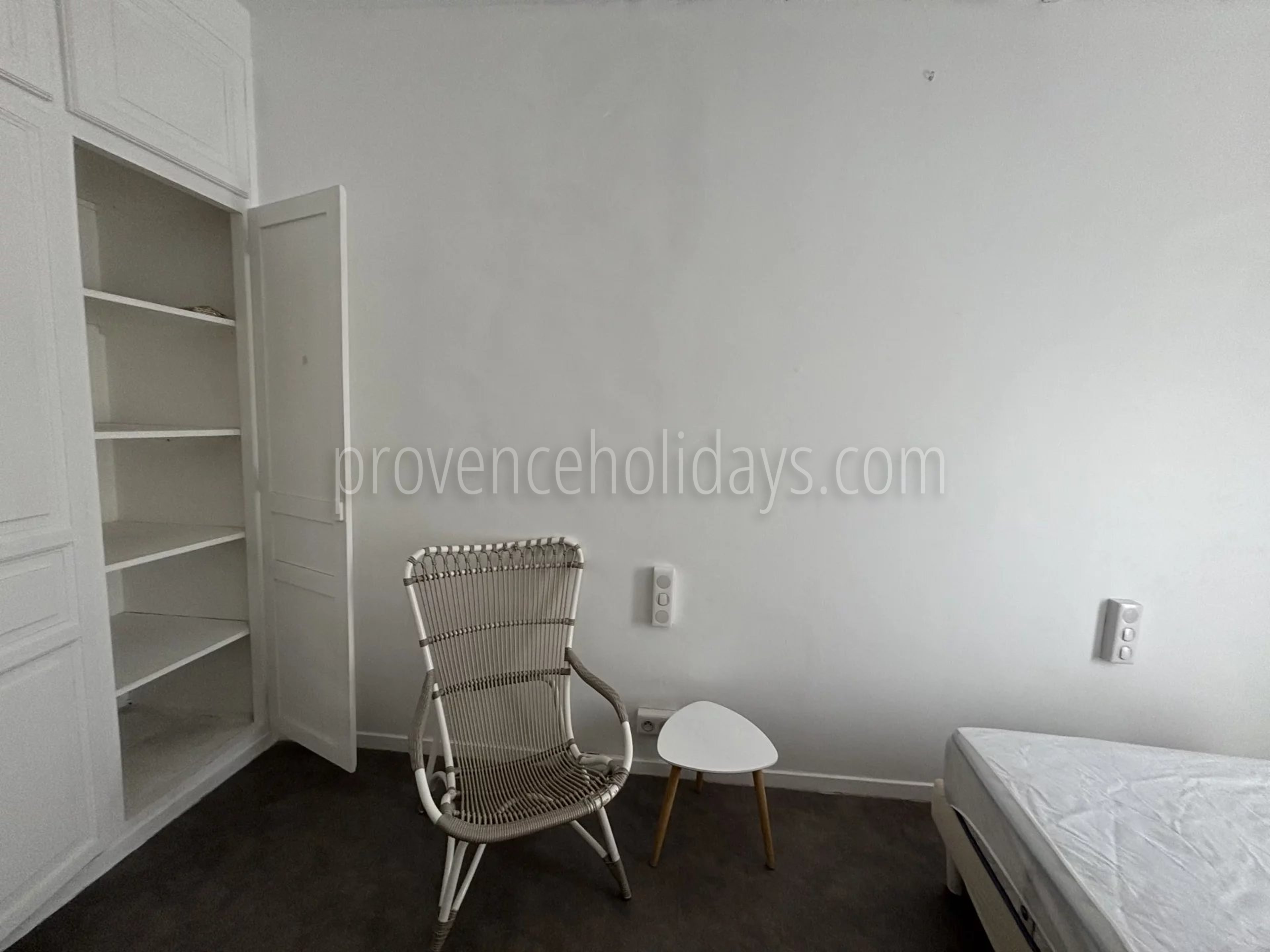 8 - House to renovate in Cannes: Villa: Bedroom