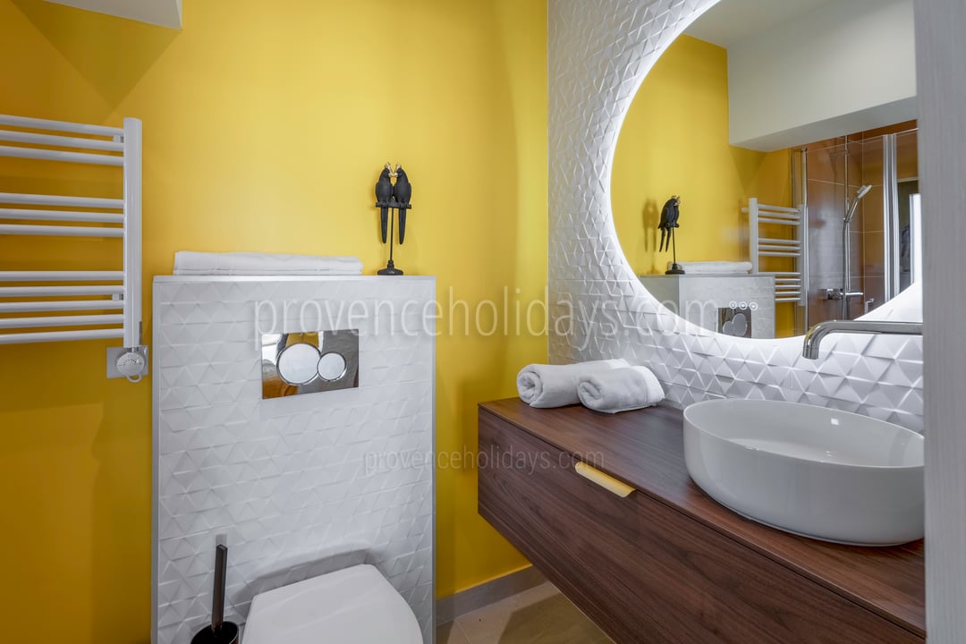 25 - Mas du Repos: Villa: Bathroom 4