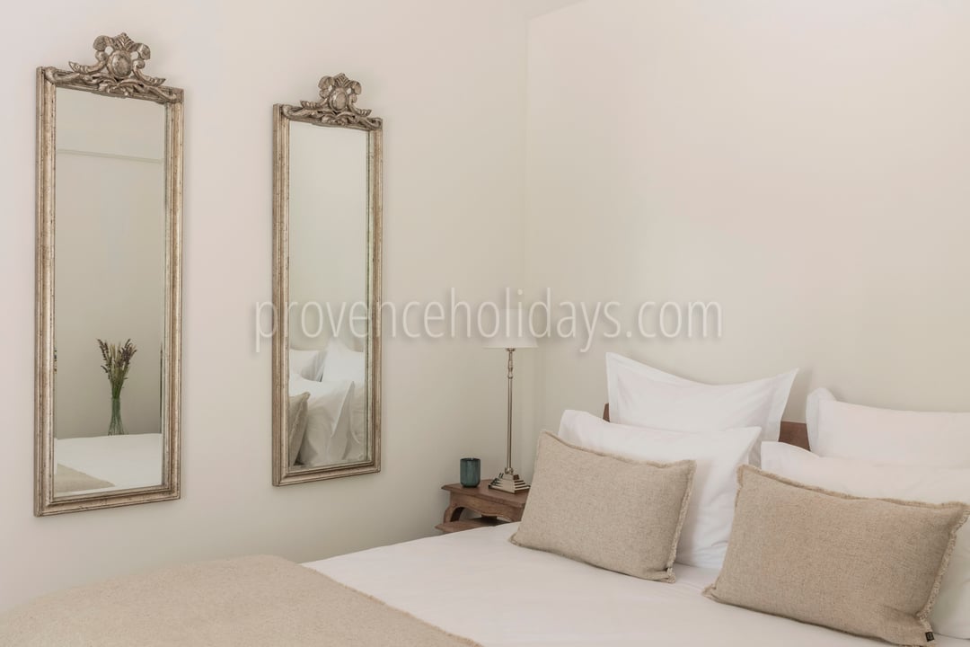 128 - Mas du Carlet: Villa: Bedroom