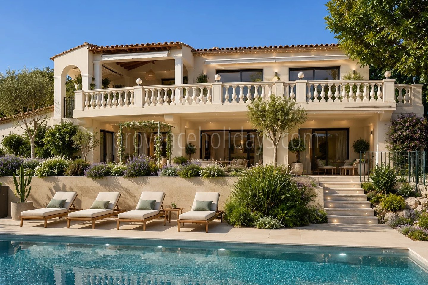 1 - Character house in Cavalaire-sur-Mer: Villa: Exterior