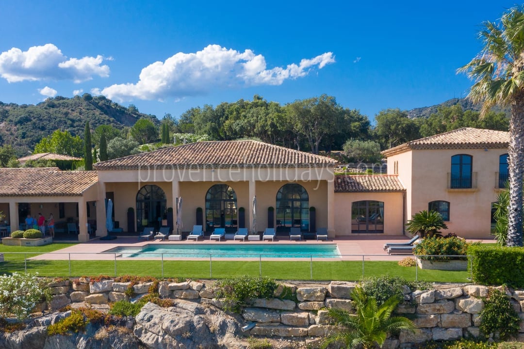 24 - Villa Elina: Villa: Exterior