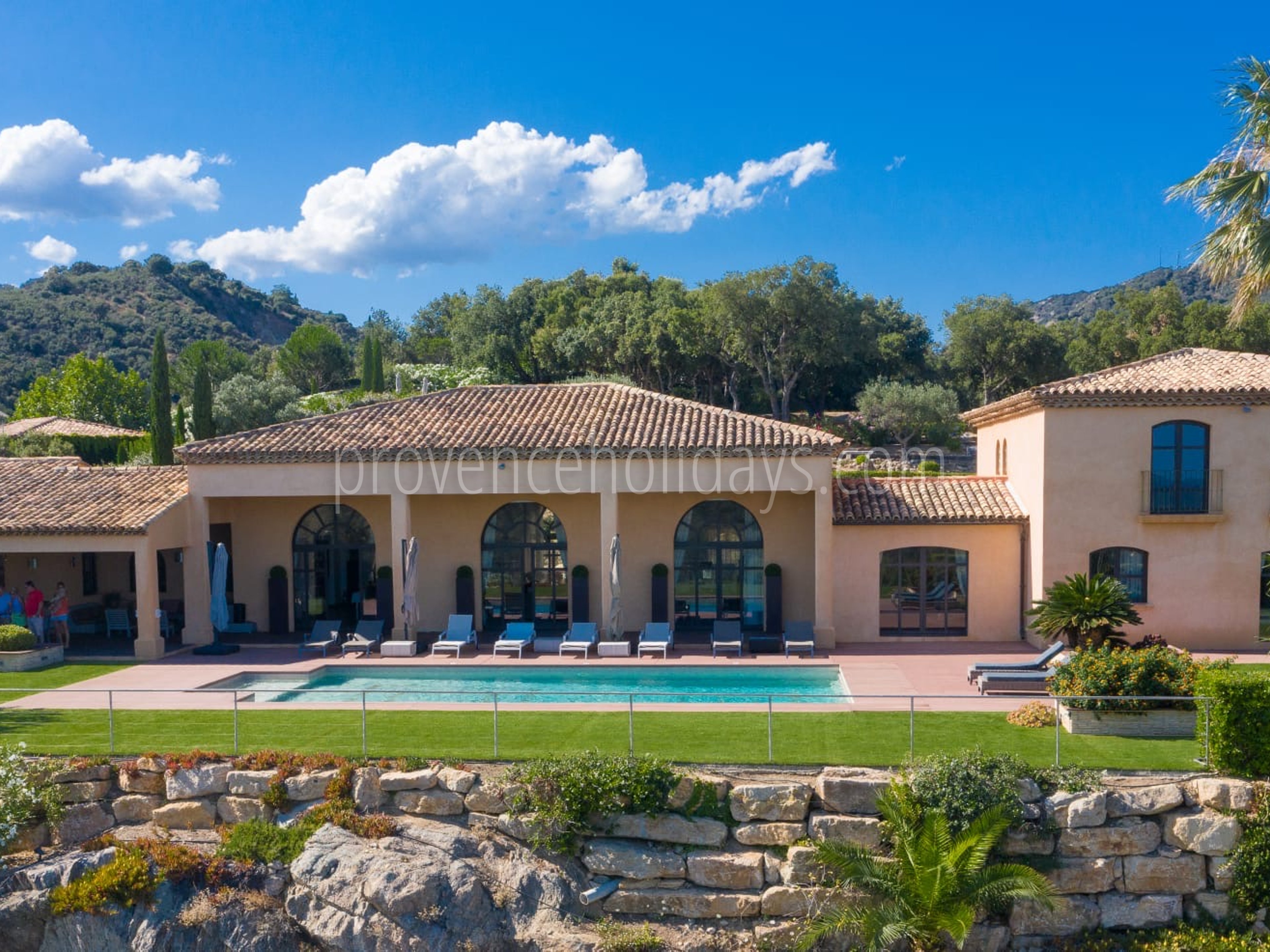 24 - Villa Elina: Villa: Exterior
