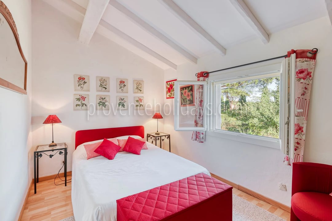 32 - Villa avec maison d’invités à Grimaud: Villa: Bedroom