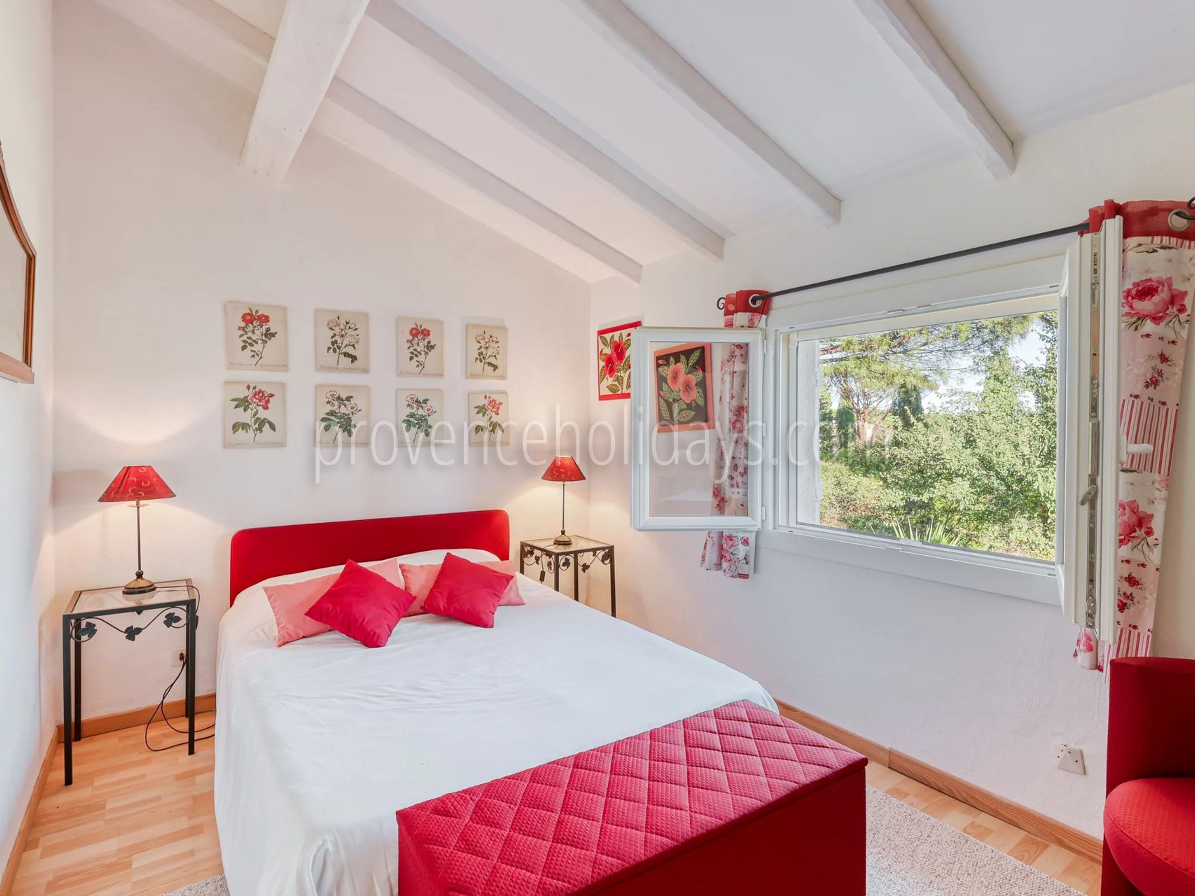 32 - Villa avec maison d’invités à Grimaud: Villa: Bedroom