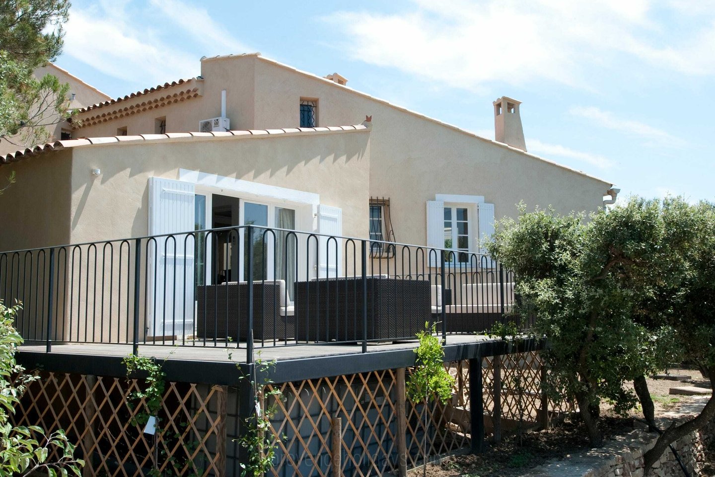 4 - Maison Lagnes: Villa: Exterior