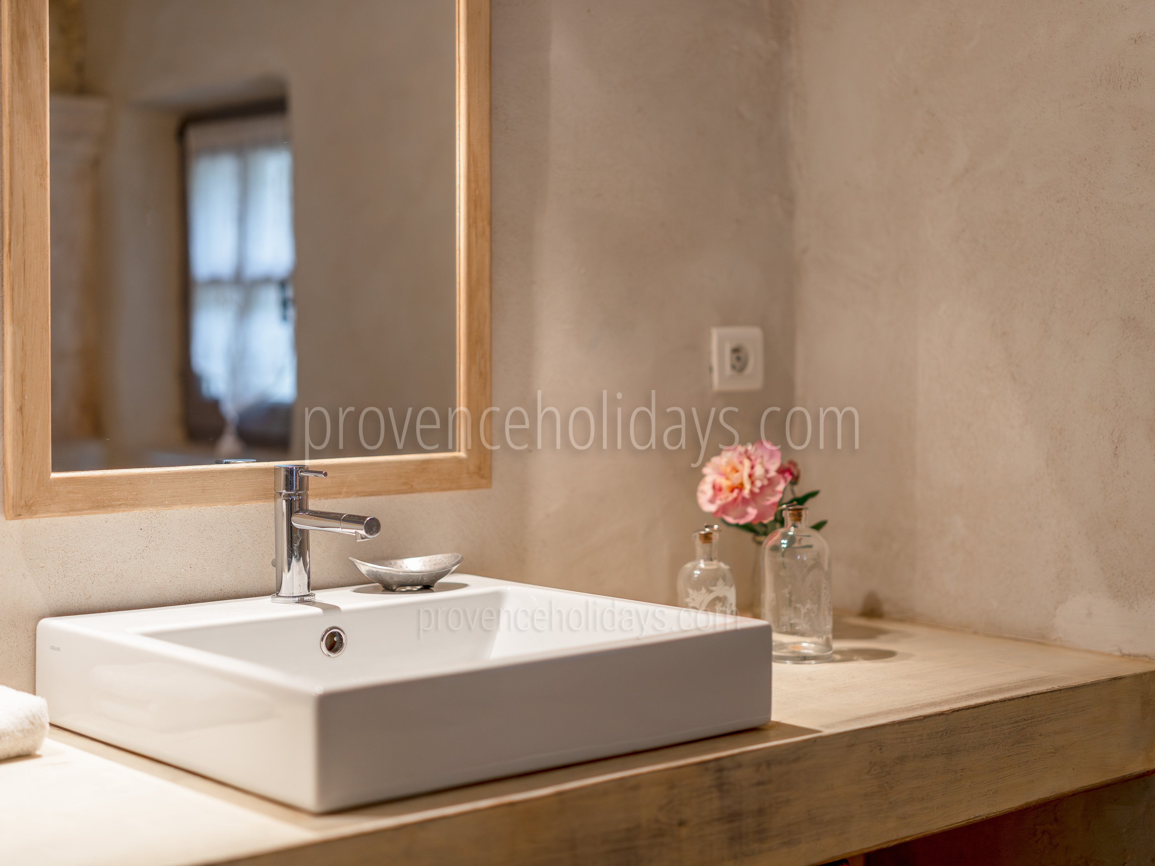 35 - Maison Paradou: Villa: Bathroom