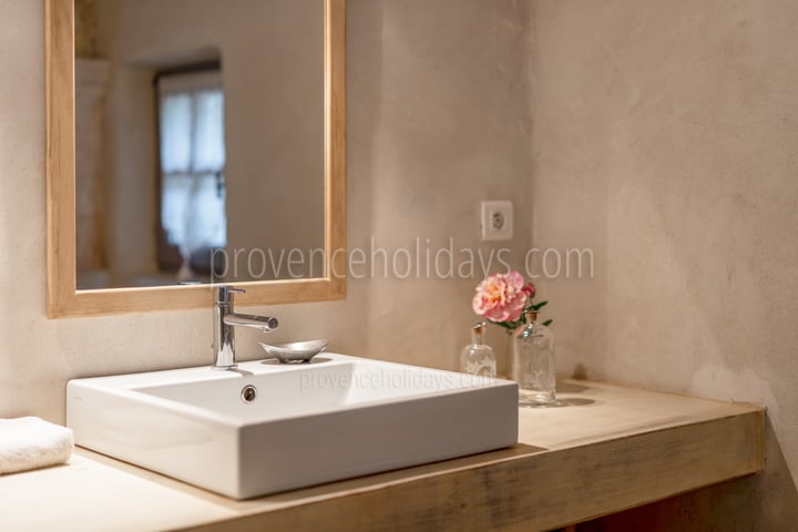 35 - Maison Paradou: Villa: Bathroom