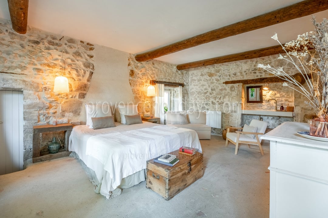 25 - Mas des Champs: Villa: Bedroom